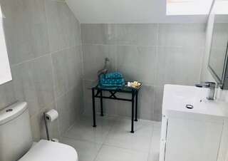 Отели типа «постель и завтрак» Railway Country House Гори Люкс с 1 спальней-6